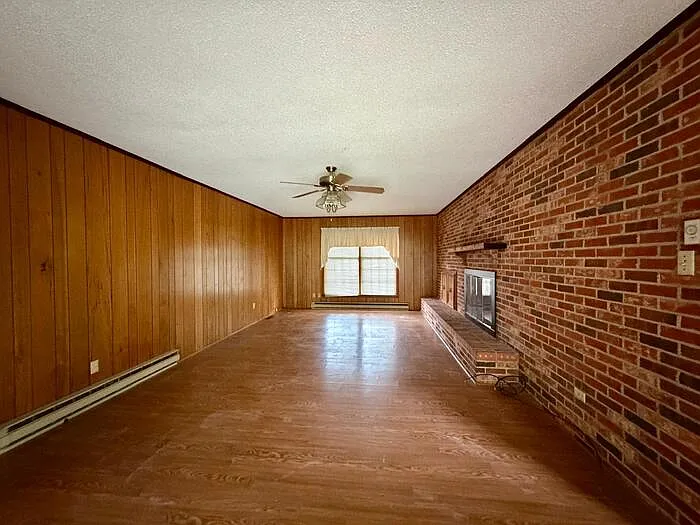 3720 S Providence Rd — Photo 10