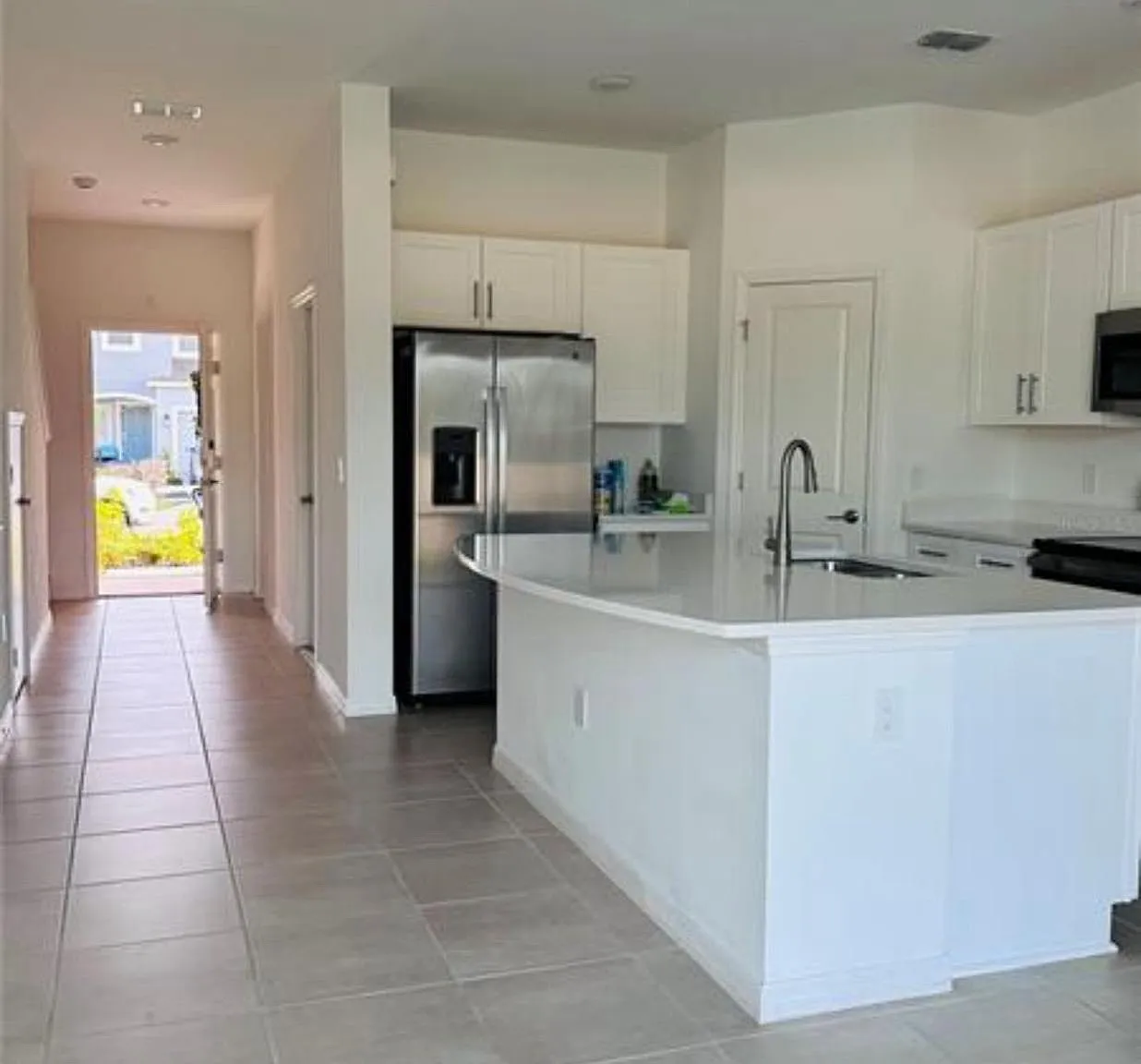 3 bed, 1585 sqft, $2,100 — Photo 3