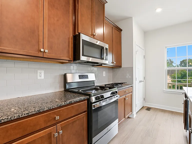 9623 Tall Oaks Rd — Photo 9