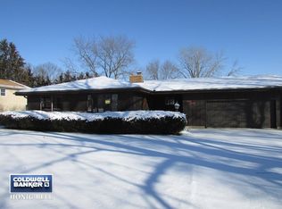 820 Jenny Ln, Aurora, IL 60506