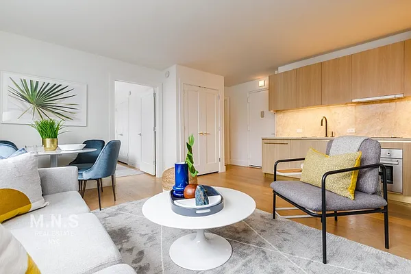 Rented by MNS | media 6