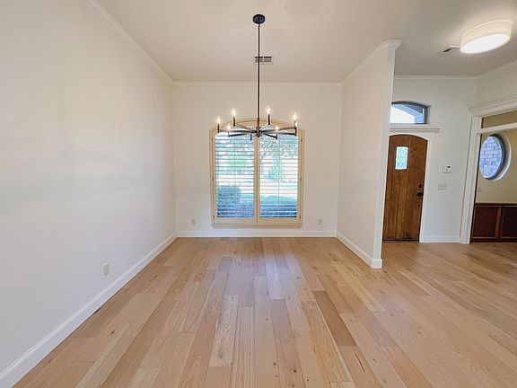 3rd image of 3124 Viewmont Ct