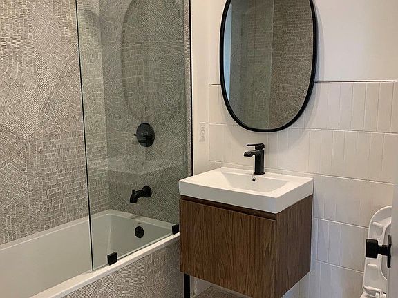 4th image of 420 Tompkins Ave #512