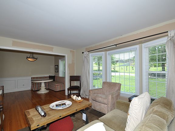 5th image of 11733 Oak St