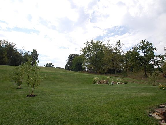 4th image of 10200 Hidden Valley Dr