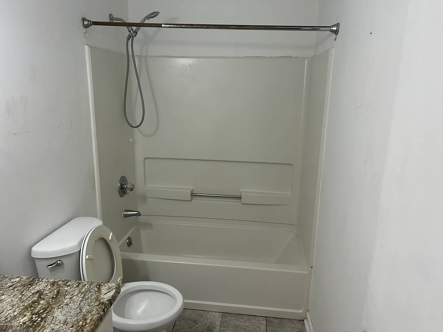 3 bed, 1737 sqft, $1,650 — Photo 1