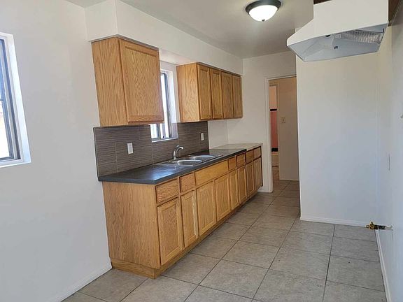 4th image of 6417 El Selinda Ave
