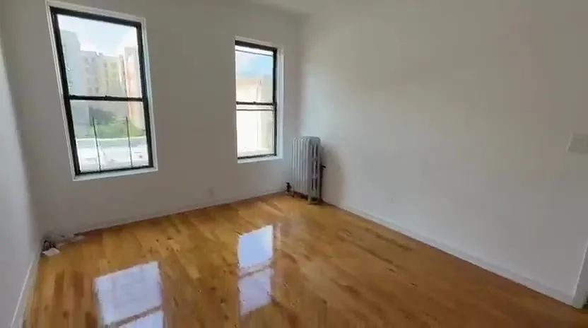 2 bed, $2,332 — Photo 1