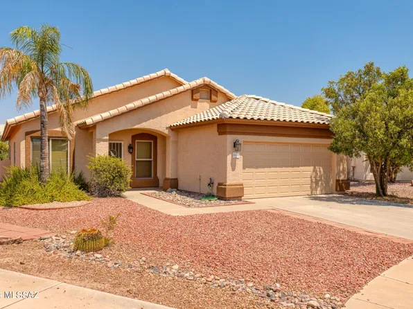 9063 N Safflower Ln, Tucson, AZ 85743
