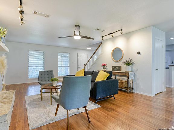 4th image of 2215 Shady Rock Circle