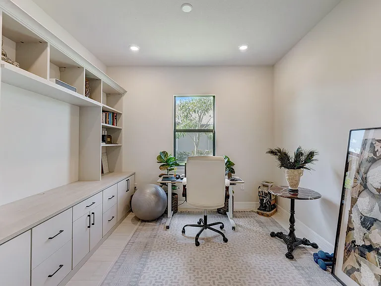 9234 Balsamo Dr — Photo 21