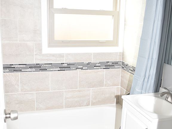 5th image of 33632 Arrowhead St