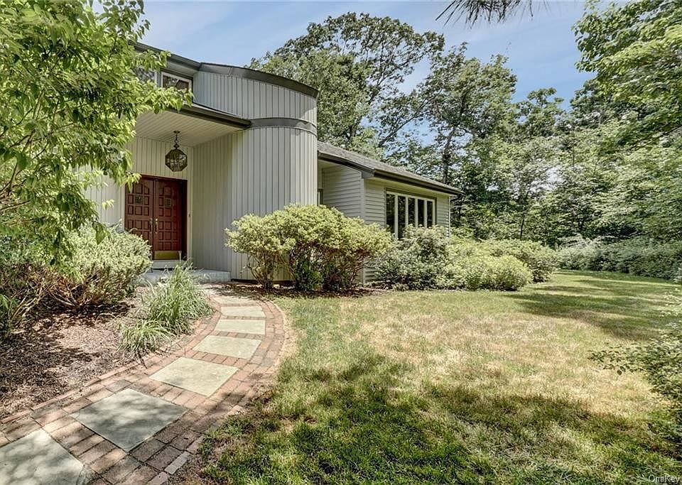 1st image of 133 Dogwood Ln