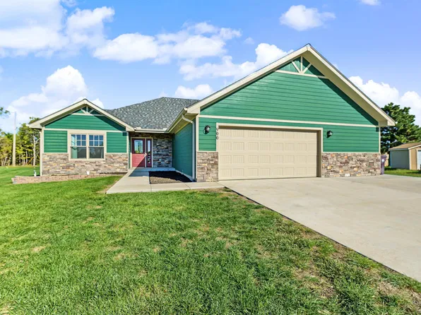 900 Emerald Dr, Lindsborg, KS 67456