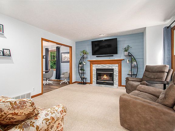 5th image of 12424 Sleeper St