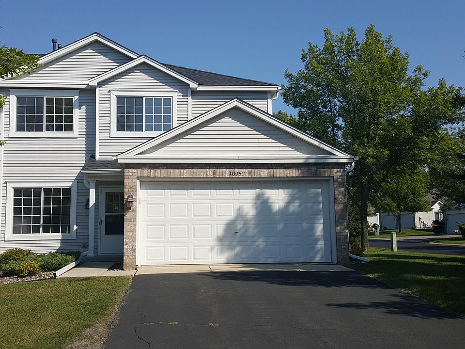 Welcome home! Beautiful sun filled end unit
