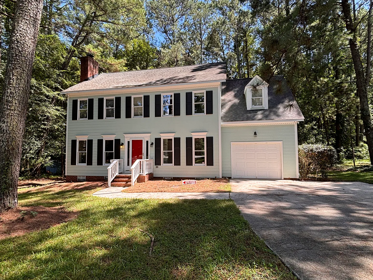 4 bed, 2.5 bath, 2200 sqft, $2,250 — Photo 3