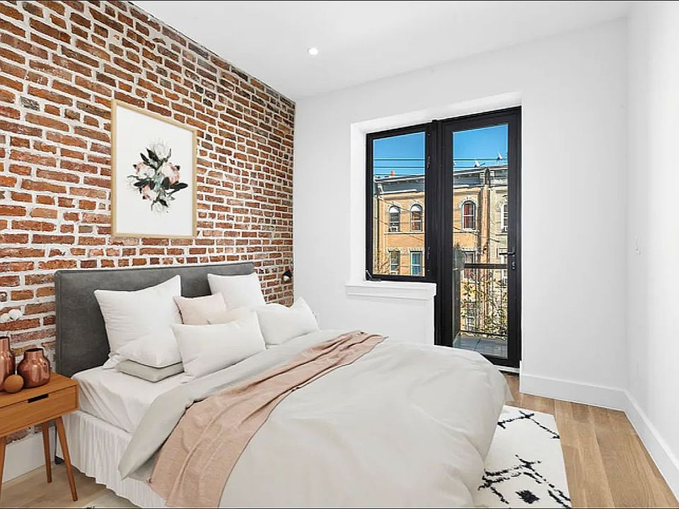 1st image of 310 Menahan St #6