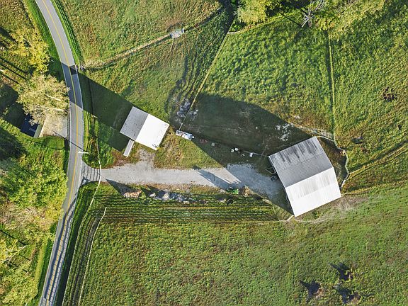 36th image of 555 Williams Rd