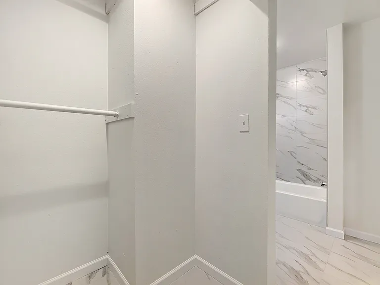 2727 Perry St — Photo 14