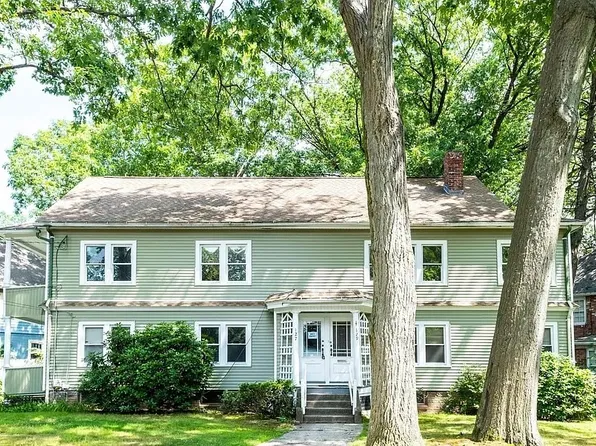 127-129 Olmsted Dr, Springfield, MA 01108