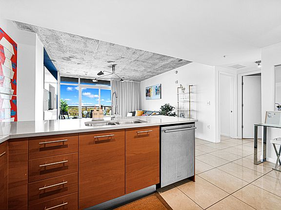 5th image of 3250 NE 1st Ave APT 909