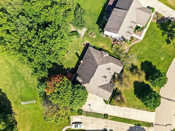 4th image of 8828 Chateau Dr NW
