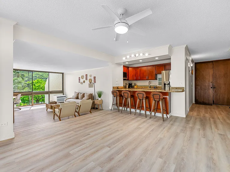 521 Hahaione St #2/2L — Photo 18