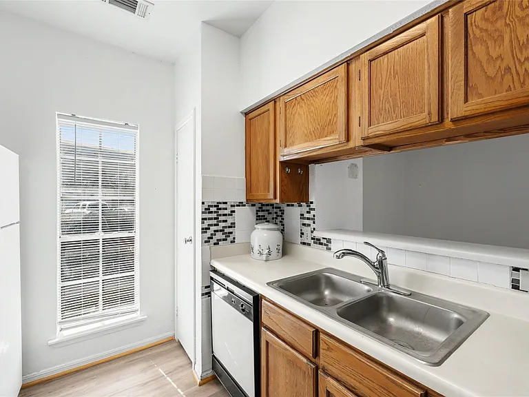 7575 Cambridge St #1304 — Photo 25