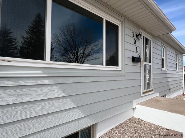 1010 Cahill Dr, Cheyenne, WY 82001