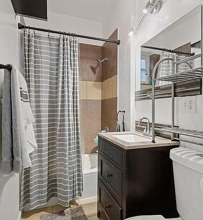 2nd image of 845 N Francisco Ave
