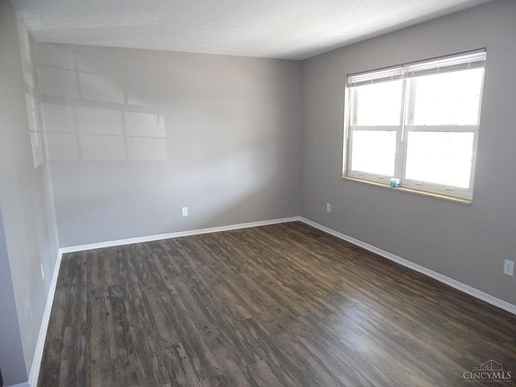 3rd image of 3815 Helton Dr