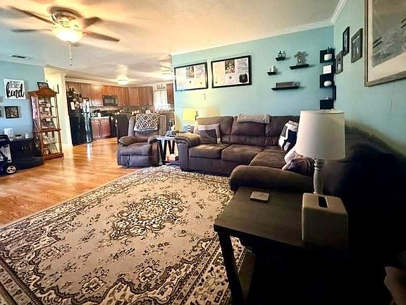 3rd image of 5083 Rochester Dr