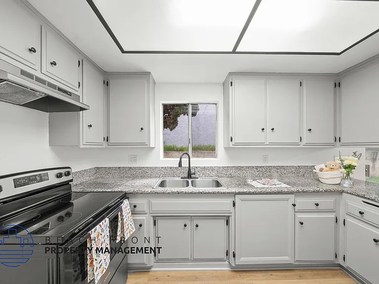 2511 Voorhees Ave — Photo 10