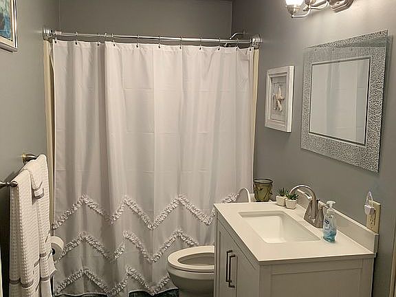 4th image of 200 Woodlawn Ave APT 309