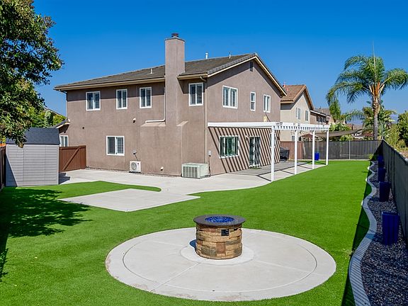 2nd image of 5911 Vista San Isidro