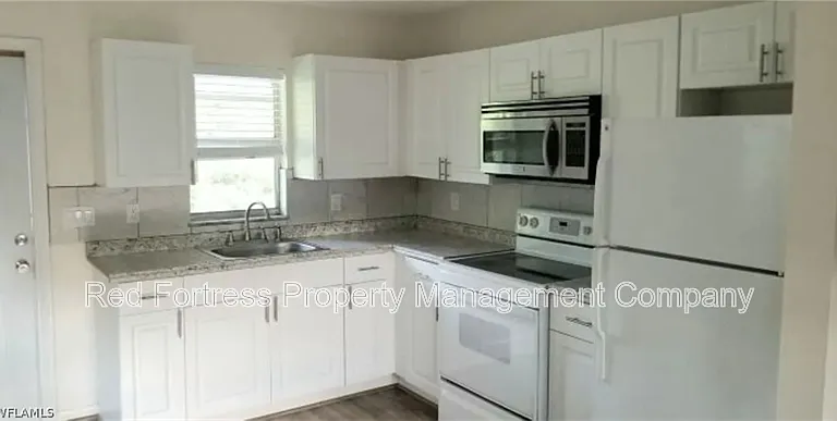 19091 Holly Rd — Photo 2