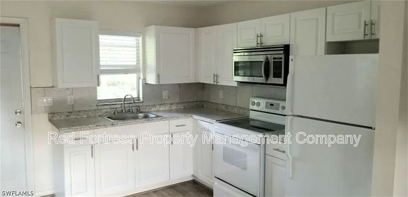 2nd image of 19091 Holly Rd