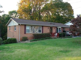 724 Auburn Pl, Martinsville, VA 24112