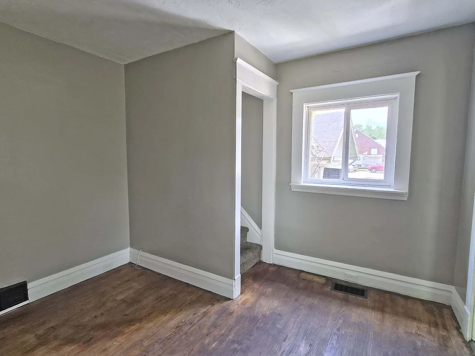 North Brockway Avenue 74 & Oakwood Avenue 2311 - 2311 — Photo 2