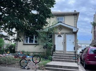 99-15 200th St, Hollis, NY 11423