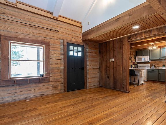 4th image of 3066 N Pierce Dr
