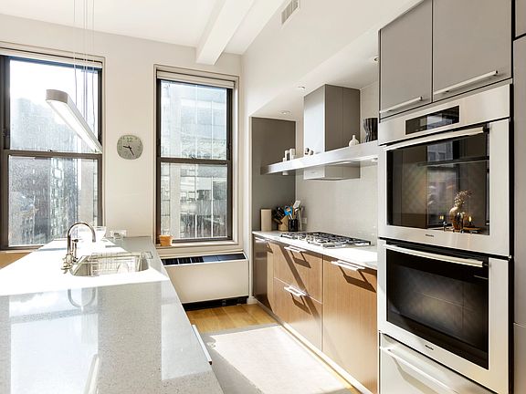 4th image of 76 Madison Ave APT 10A
