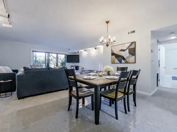 31 Highwood Dr, Franklin, MA 02038