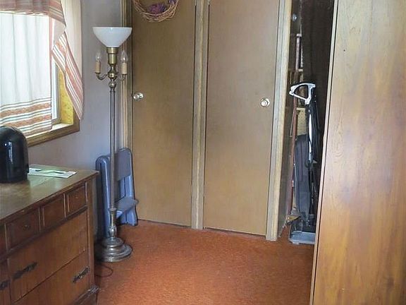 3rd image of 232 E Broadway St