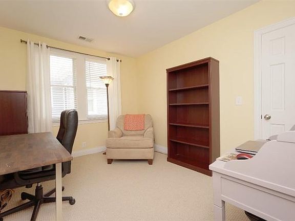4th image of 3425 Berry Ave Unit 3