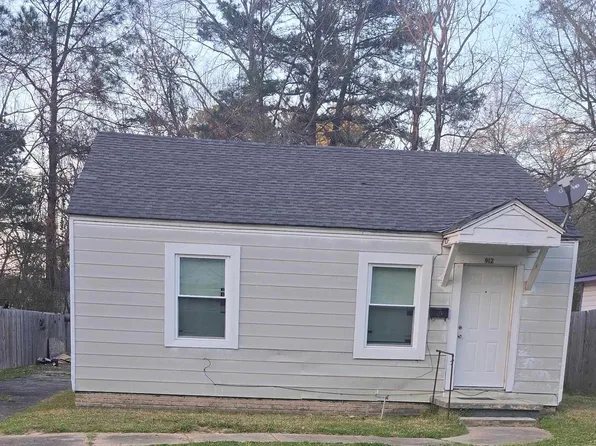 912 Ellen St, Magnolia, AR 71753