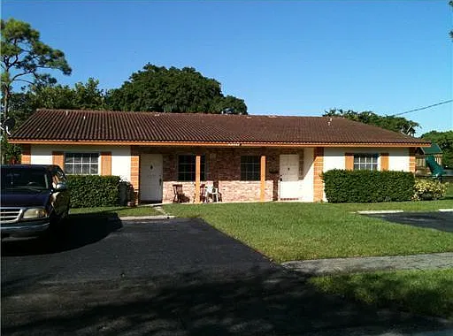 3 bed, 2.0 bath, 1400 sqft, $2,450 — Photo 1
