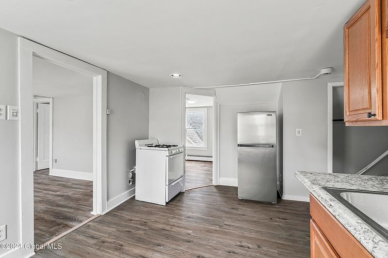 3rd image of 58 Main Avenue