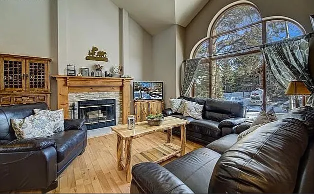 660 Pinon Ridge Dr — Photo 2